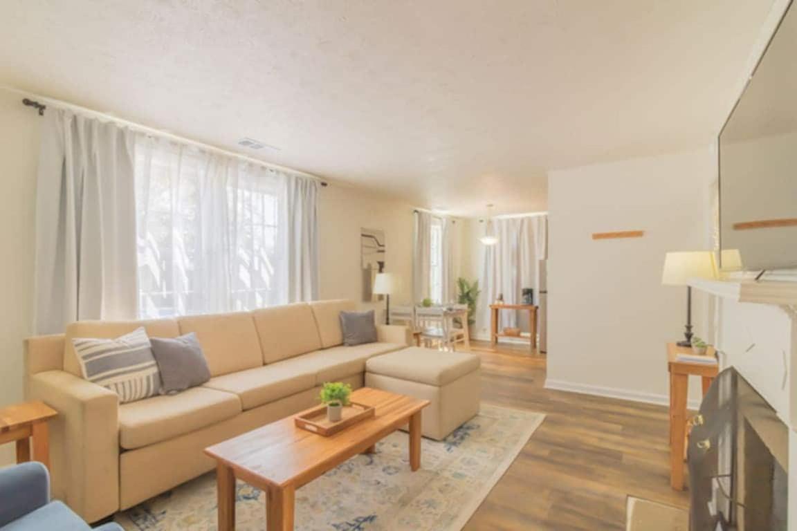 The Delightful Doubles- Unit A- Centrally Located Columbus Eksteriør billede
